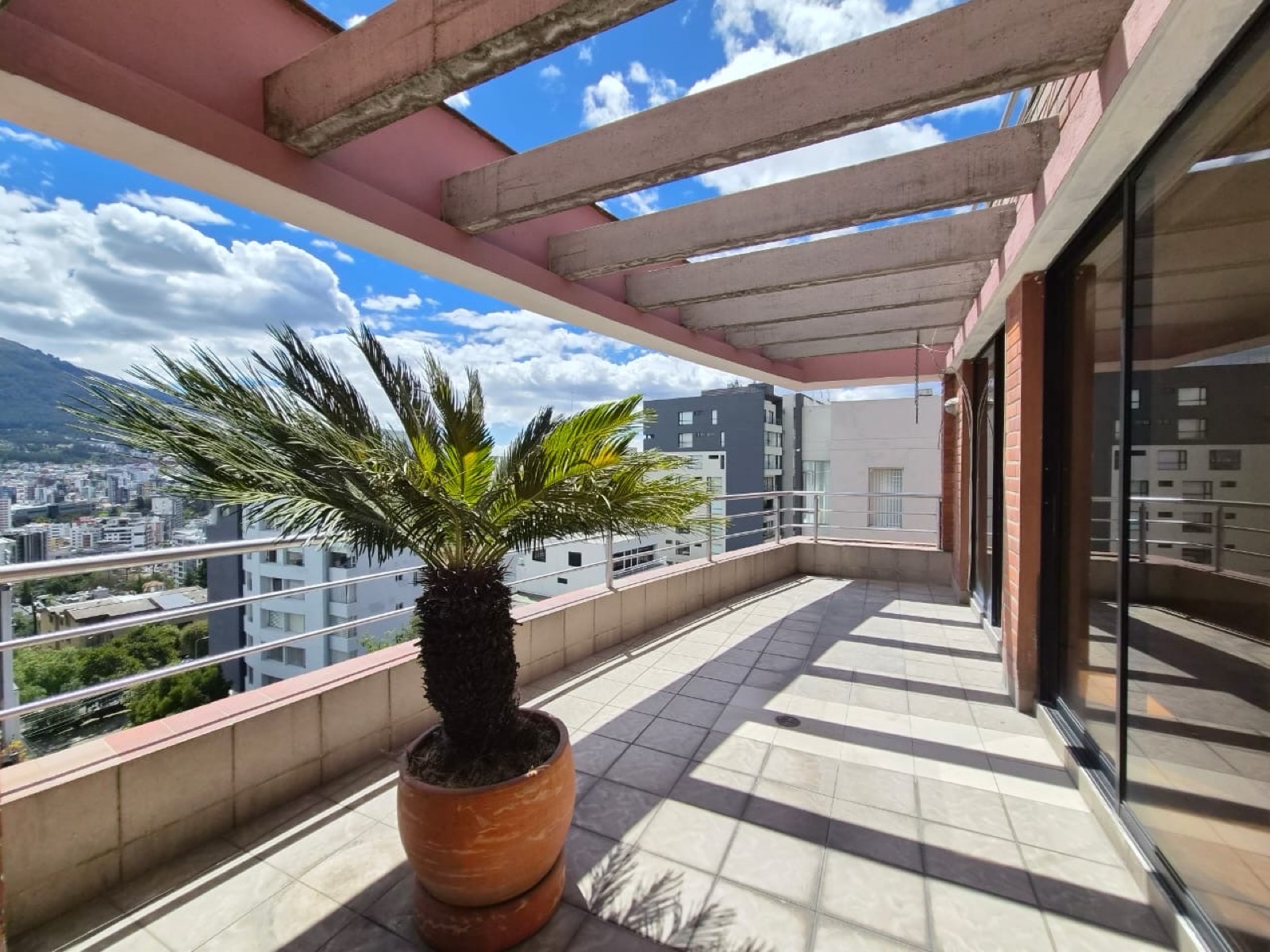Penthouse en la Gonzáles Suárez 8
