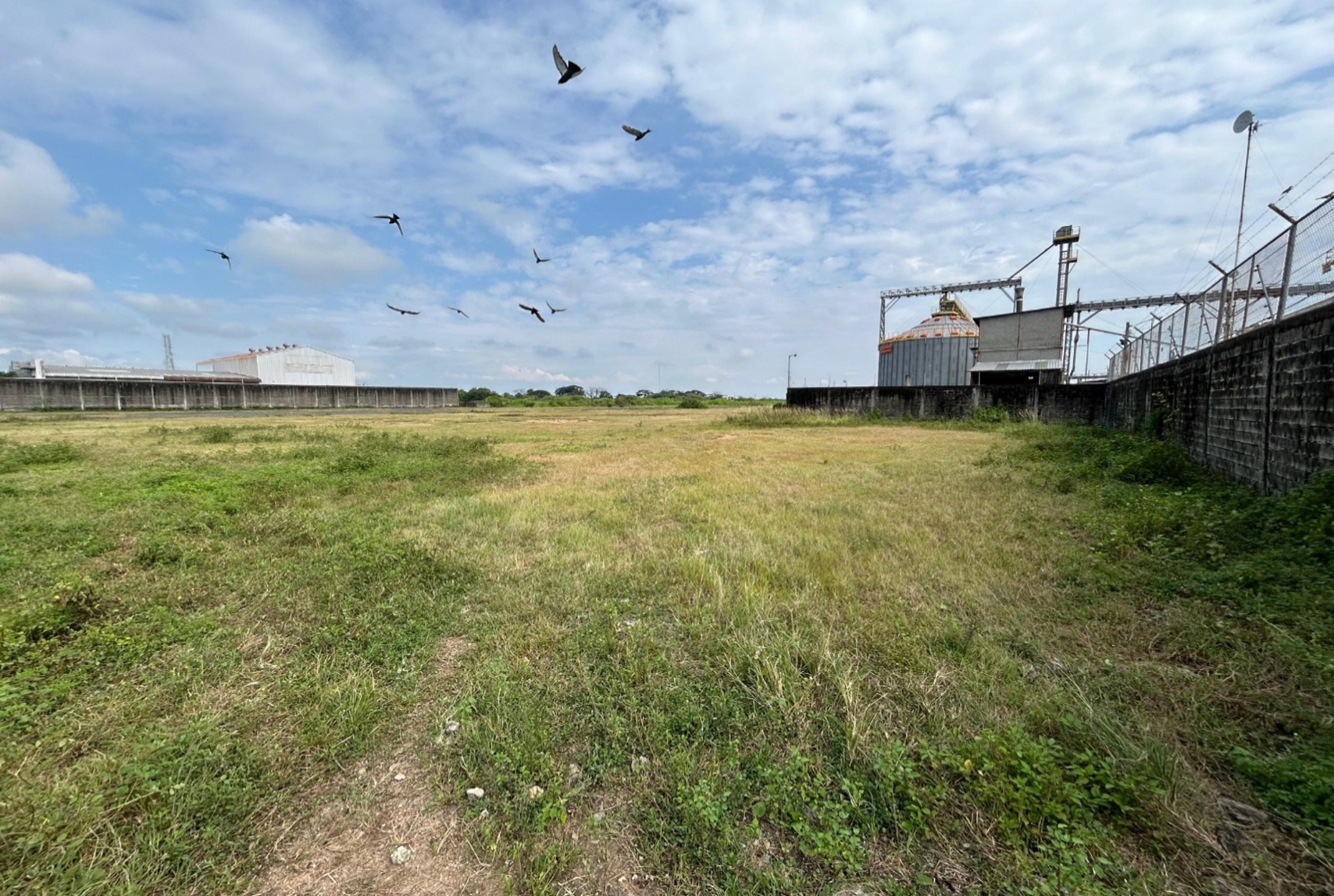 Oportunidad de inversión: terreno de 3.000 m² en sector industrial de Durán LOTE 68