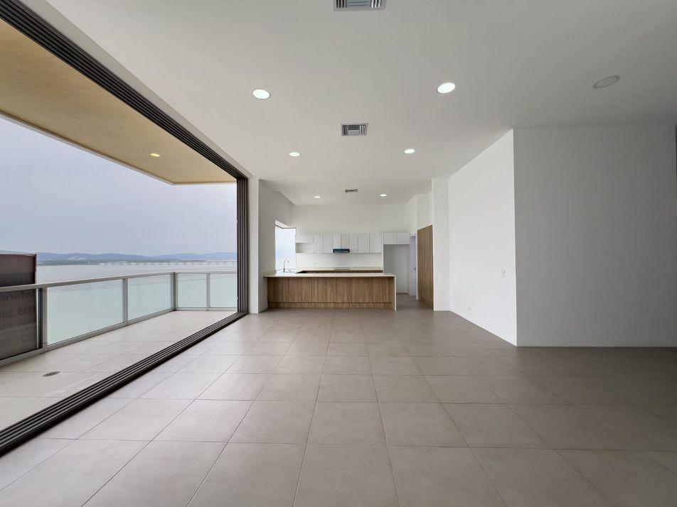 Penthouse de lujo con vista al mar en Bahía de Caráquez de arriendo