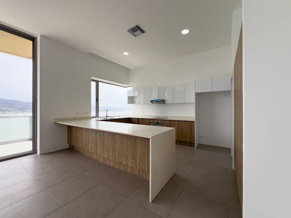 Penthouse de lujo con vista al mar en Bahía de Caráquez de arriendo