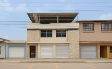 Casa multifamiliar con local comercial en  Machala