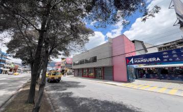 Local comercial con galpón