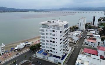 Penthouse de lujo con vista al mar
