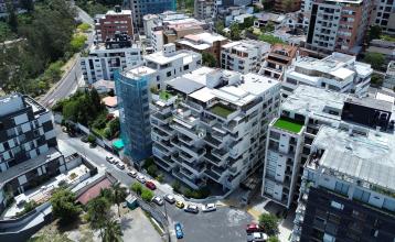Departamento con balcón en la González Suárez