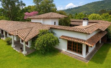 Casa / Villa Familiar en Lumbisí
