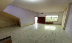 Casa de dos pisos en venta en Quevedo