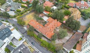 Terreno premium en Monteserrín con potencial para 5 residencias exclusivas